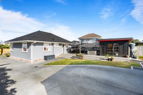 7 Cornwall Street, Te Atatu South, Auckland