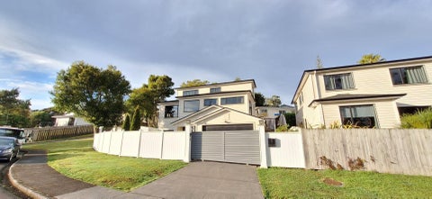 1 Classic Grove, Bayview, Auckland