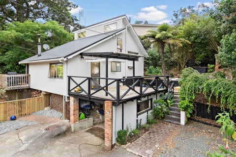 1/96 Aeroview Drive, Beach Haven, Auckland