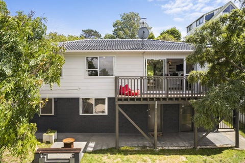 32 Glen Vista Place, Bayview, Auckland