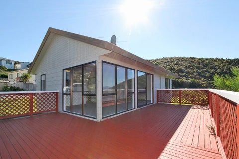 24 Cathie Place, Karori, Wellington