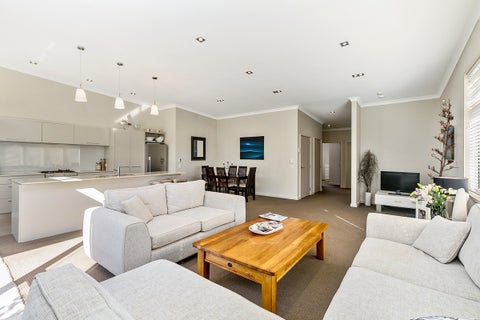 9 Eaves Bush Parade, Orewa, Orewa