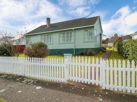 8 Lockwood Crescent, Taita, Lower Hutt