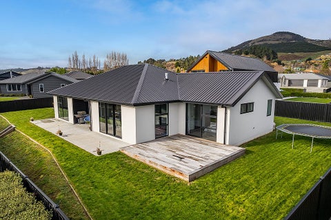 8 Cuddie Close, East Taieri, Mosgiel