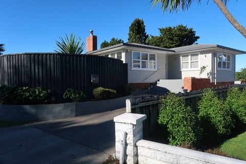 25 Great South Road, Papakura, Papakura