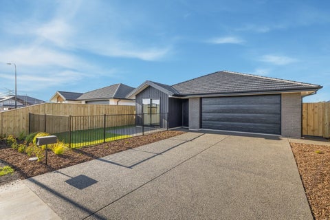 38 Crossley Avenue, Woodend, Woodend