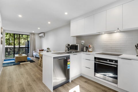 12/37 Camelot Place, Glenfield, Auckland