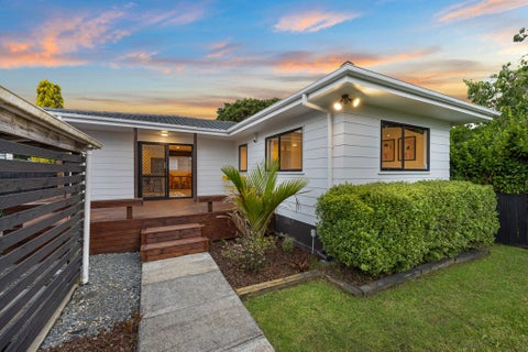 1/18 Darcy Place, Massey, Auckland