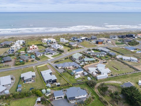 42A Kent Avenue, Waitarere Beach, Levin