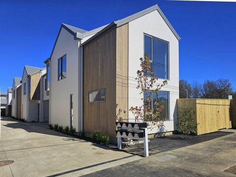 2/76 Harman Street, Addington, Christchurch