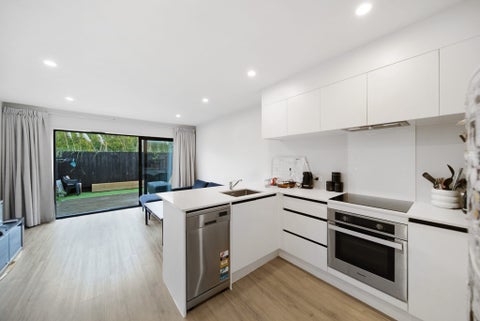 28/137 Hall Avenue, Favona, Auckland