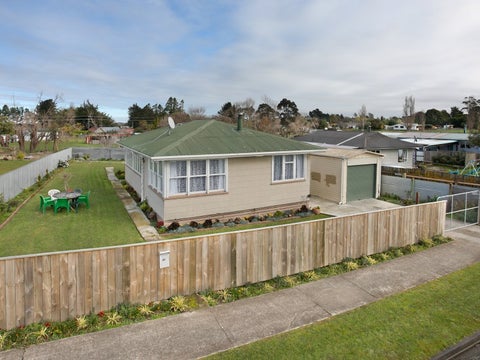 27 Gordon Crescent, Marton