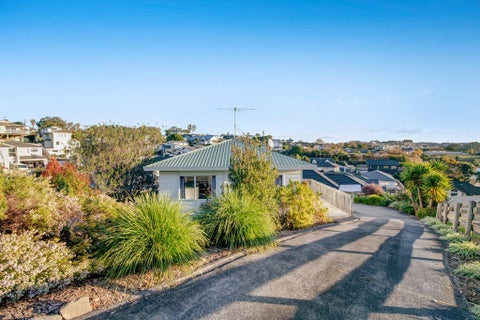 1 Weka Close, Red Beach, Red Beach