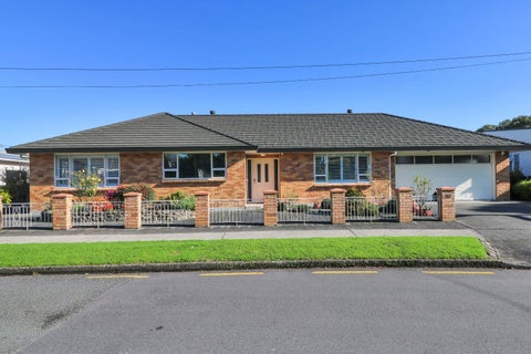 33 Whitley Avenue, Ebdentown, Upper Hutt