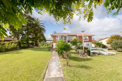 19 Norcross Avenue, Henderson, Auckland