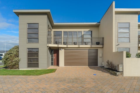 24 Balrickard Way, Milson, Palmerston North