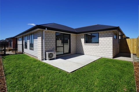 1/223 Baverstock Road, Grandview Heights, Hamilton