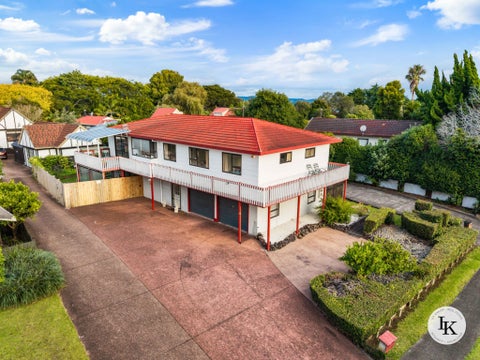 8 Carnoustie Drive, Wattle Downs, Auckland