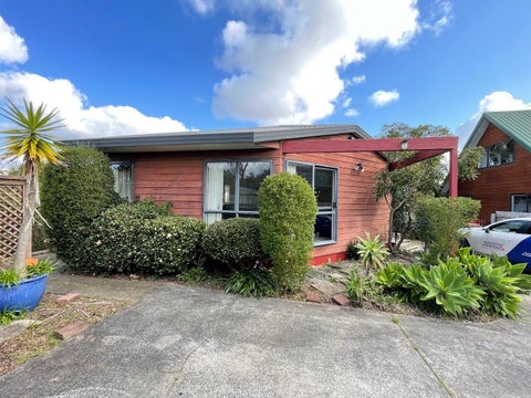 1/15 Jay Court, Botany Downs, Auckland