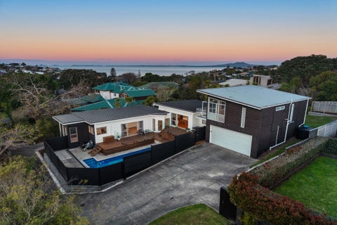 15 Aotearoa Terrace, Murrays Bay, North Shore City, Auckland