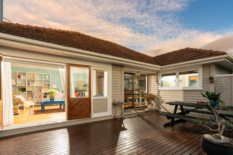 108 Wellington Road, Paekakariki