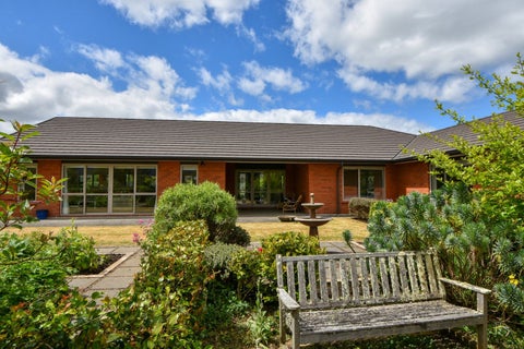 17 Carrington Drive, Carterton