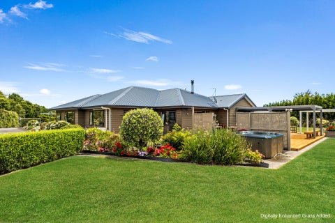 98 Pitt Road, Hillsborough, New Plymouth