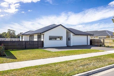 45 McQuillan Avenue, Woodend, Woodend