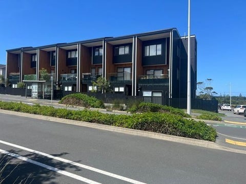 121 Te Oneroa Way, Long Bay, Auckland