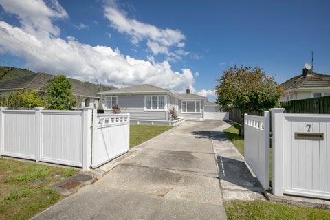 7 Russell Road, Wainuiomata, Lower Hutt