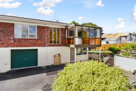 1/160A Titirangi road, New Lynn, Waitakere