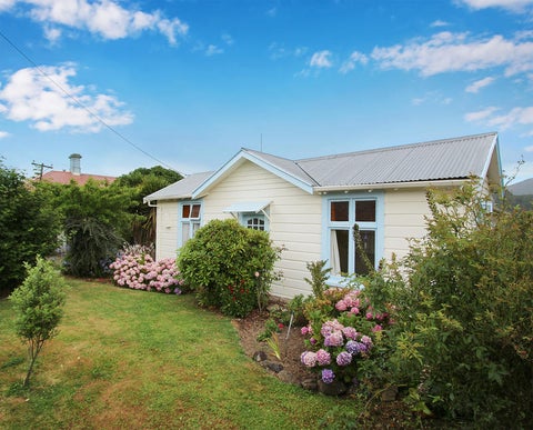 8 Bellevue Place, Port Chalmers, Dunedin