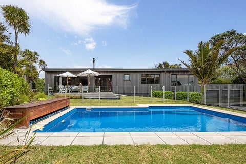 203 Piha Road, New Lynn