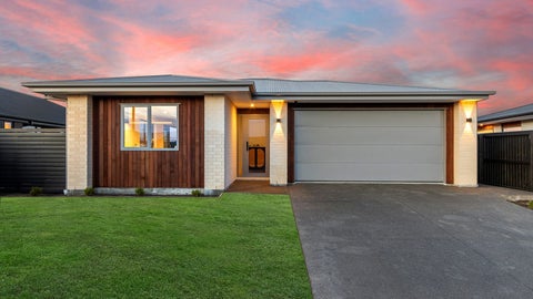 59 Whitehorn Drive, Lincoln, Lincoln
