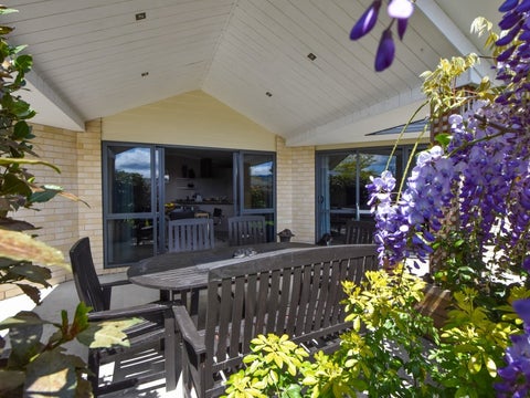 40 Charles Street, Carterton