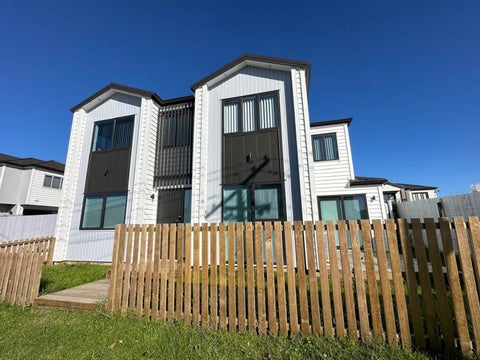 8A Gardiner Grove, Mangere East, Auckland