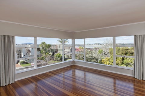 27 McBreen Avenue, Northcote, Auckland