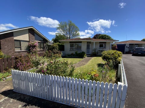 1/10 Nursery Place, Westown, New Plymouth