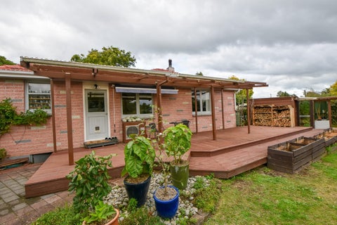 1 Hughan Place, Carterton