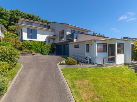 16 Bosun Terrace, Whitby, Porirua