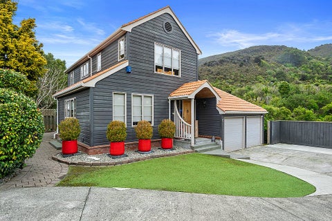 4 Balgownie Grove, Naenae, Lower Hutt