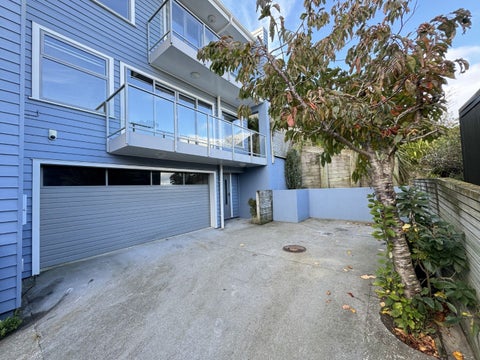 52D Mandalay Terrace, Khandallah, Wellington