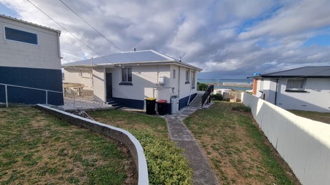 351 Barrow Street, Bluff