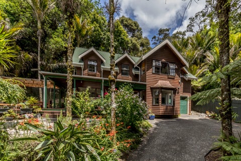 9 Valley Road, Titirangi, Auckland