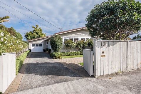 12 Sunny Glen, Waikanae