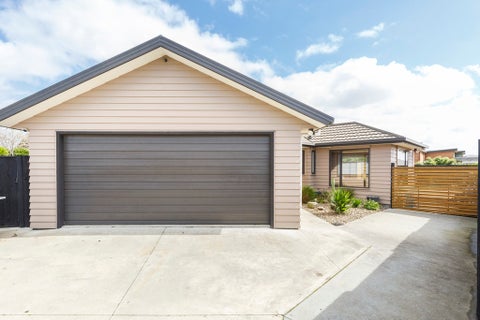 5 Angelina Way, Kelvin Grove, Palmerston North