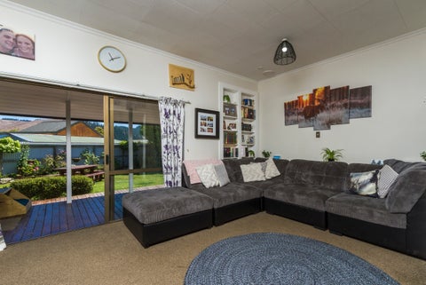 51B Lord Auckland Road, Wakefield