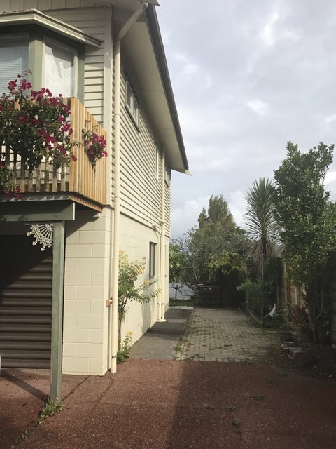 2/215 Eskdale Road, Birkenhead, Auckland