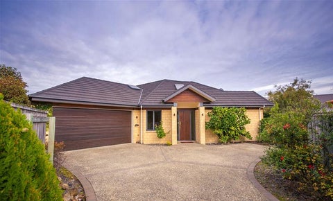 12 Antoine Grove, Richmond