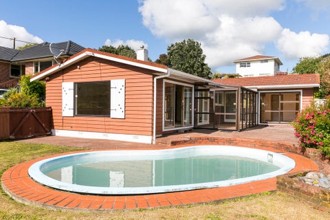 6 Mascot Street, Tawa, Wellington